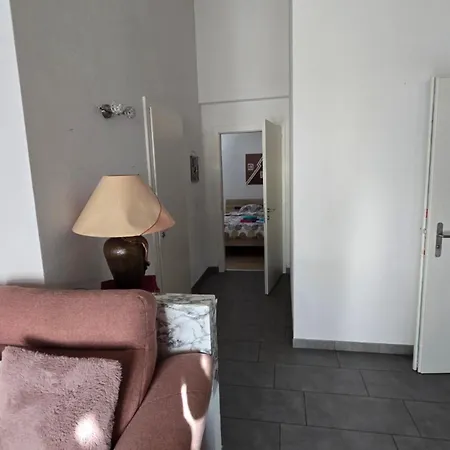 Le Mazot A Leo Apartamento Leytron